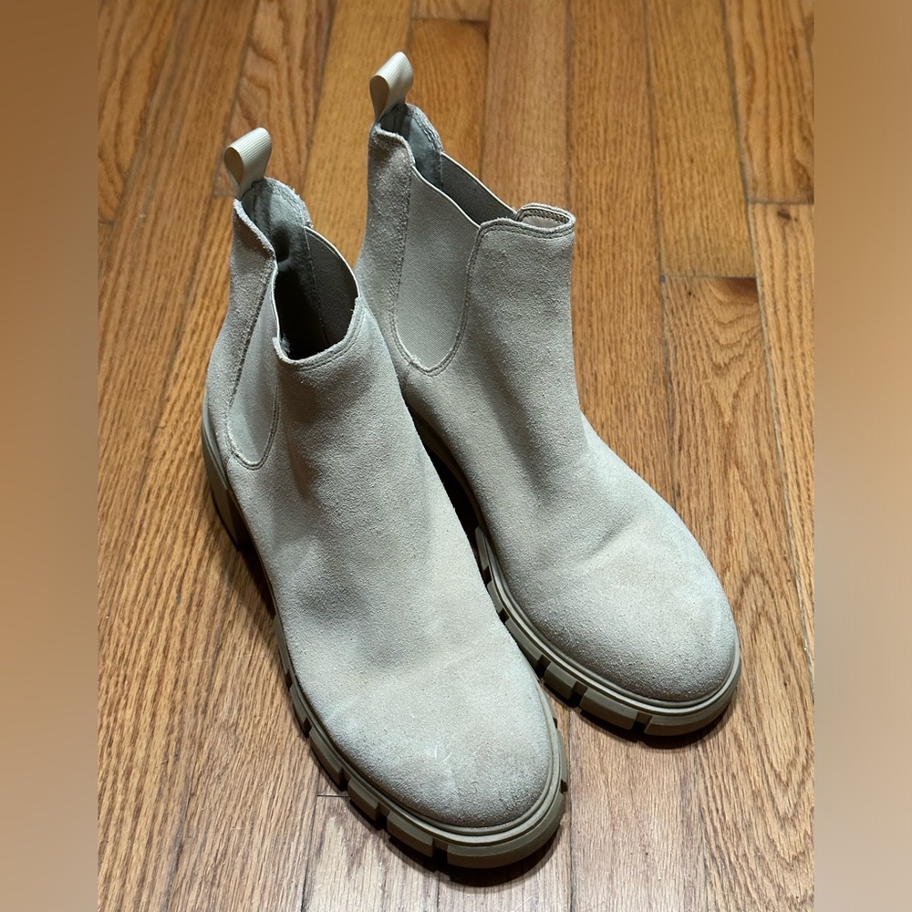 Steve Madden Women Howler Heeled Tan Suede Chelsea Ankle Boots Size 9.5M